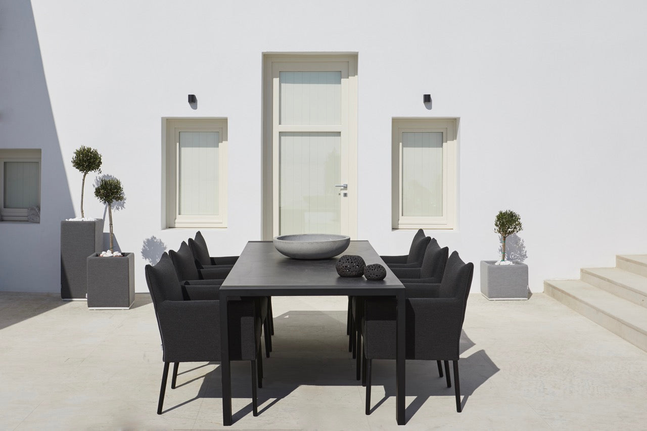 LIMA | DINING TABLE